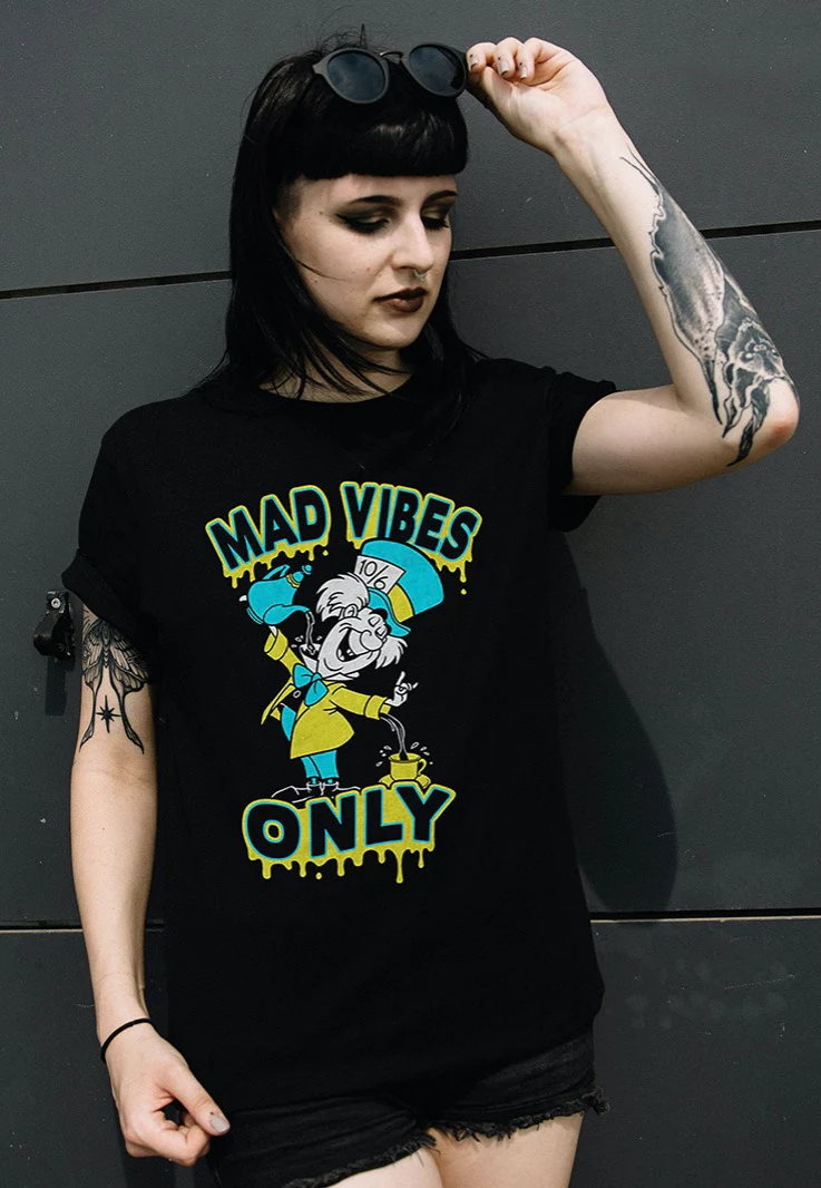 Alice In Wonderland - Spill It Hatter - T-Shirt - Image 5