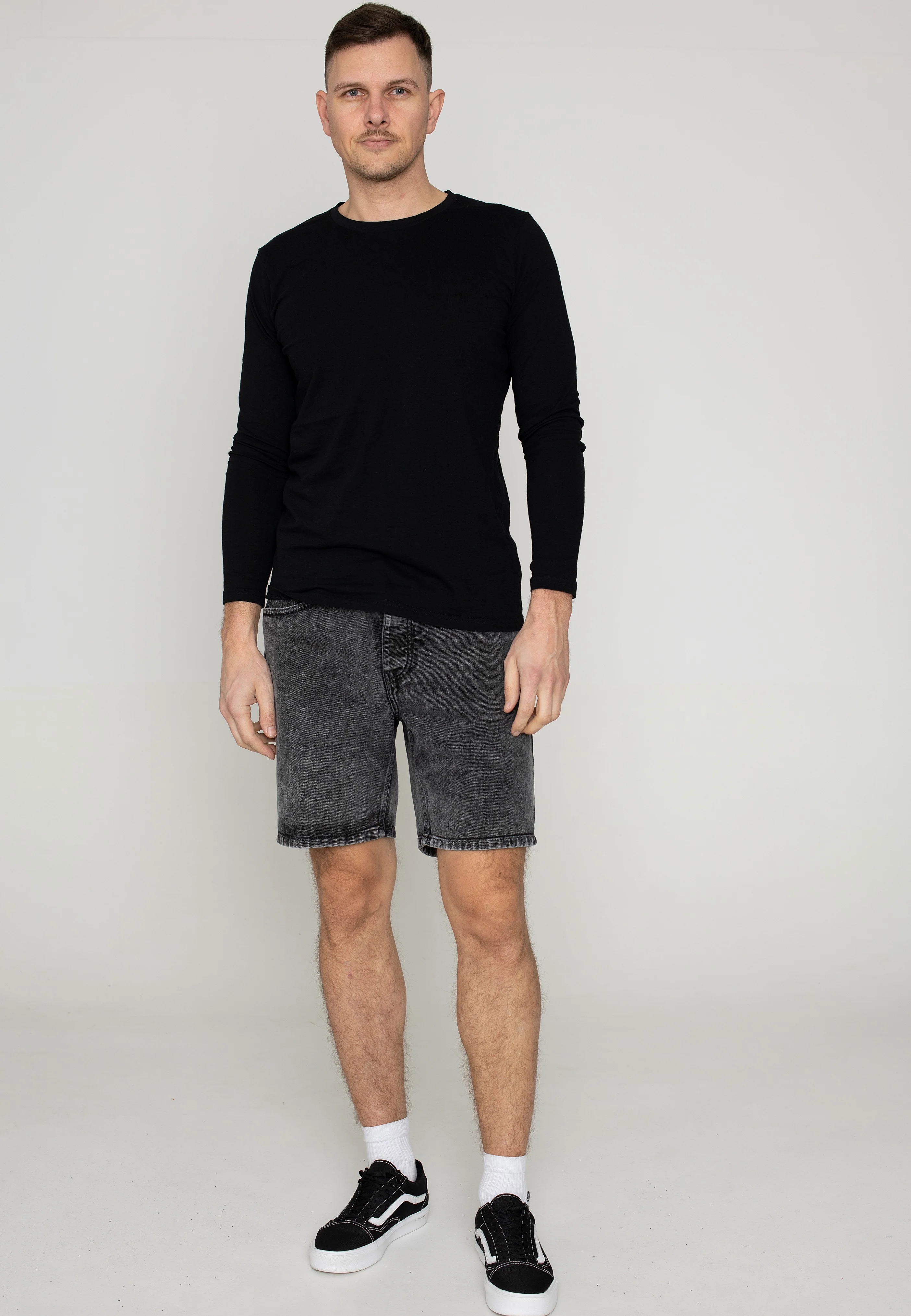 Carhartt WIP - Newel Worn Washed Black - Shorts - Image 2