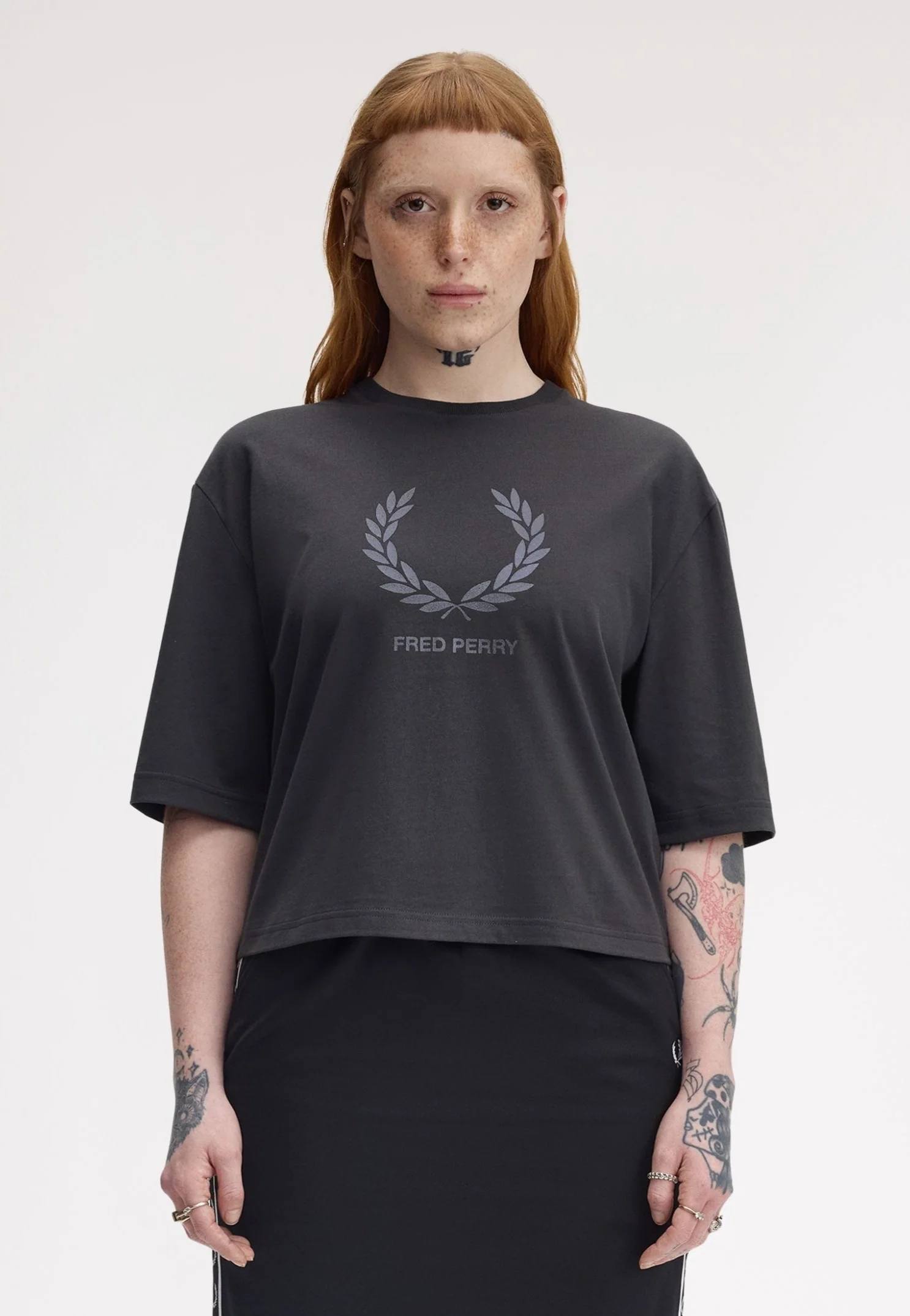 Fred Perry - Glitter Print Anchor Grey - T-Shirt - Image 3