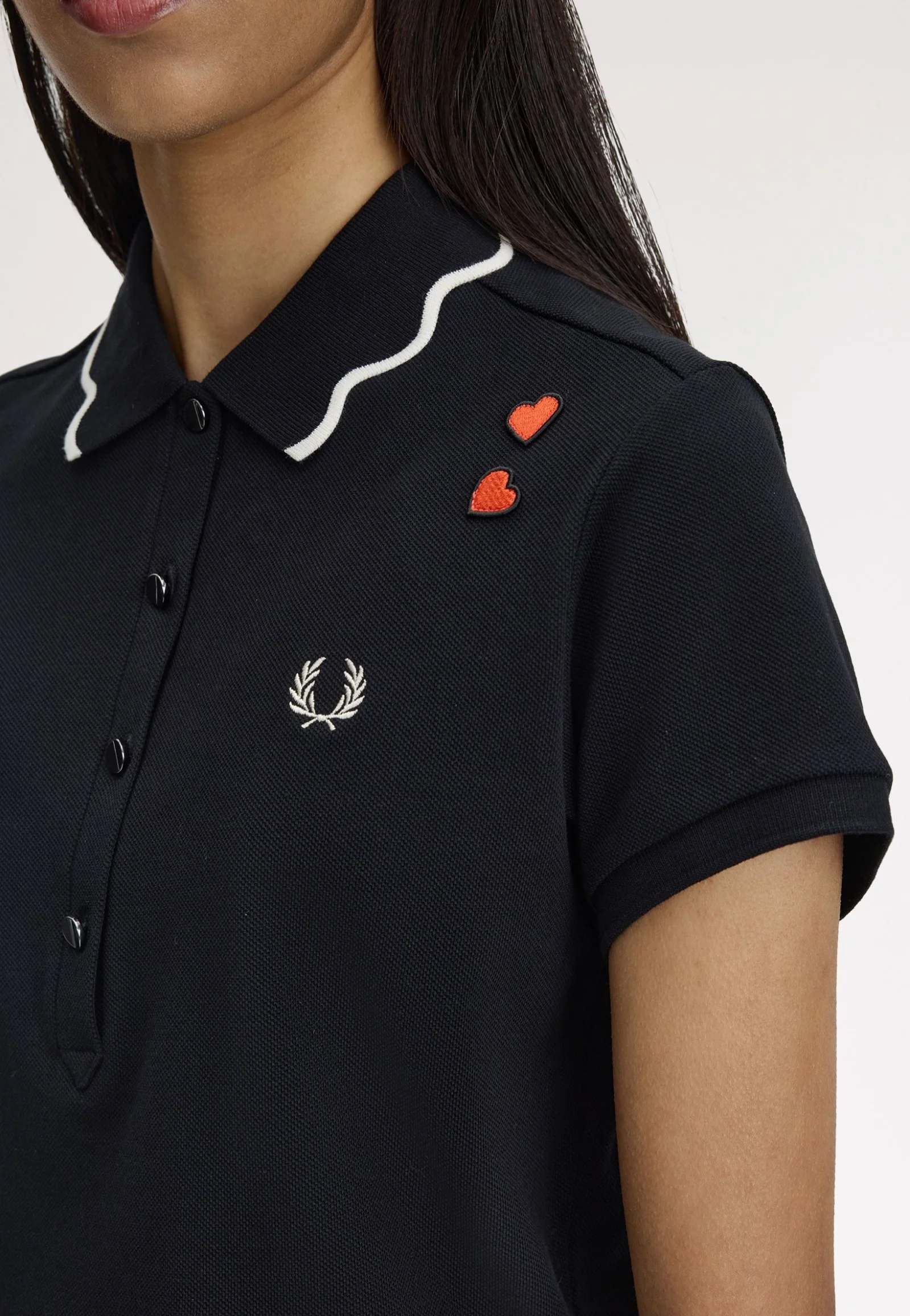 Fred Perry x Amy Winehouse - Scalloped Trim Black - Polo - Image 4