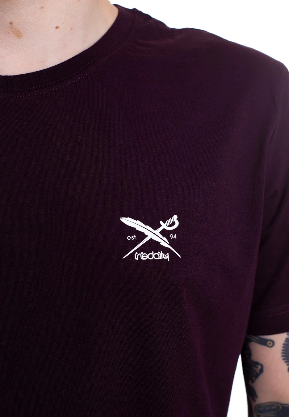 Iriedaily - Chestflag Aubergine - T-Shirt - Image 2