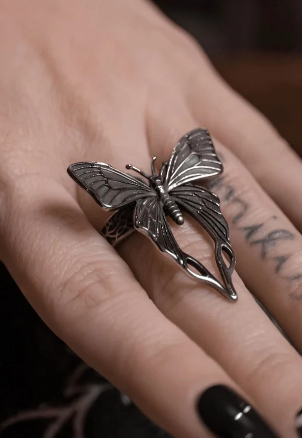 Lively Ghosts - Whispering Wings Silver - Ring - Image 4
