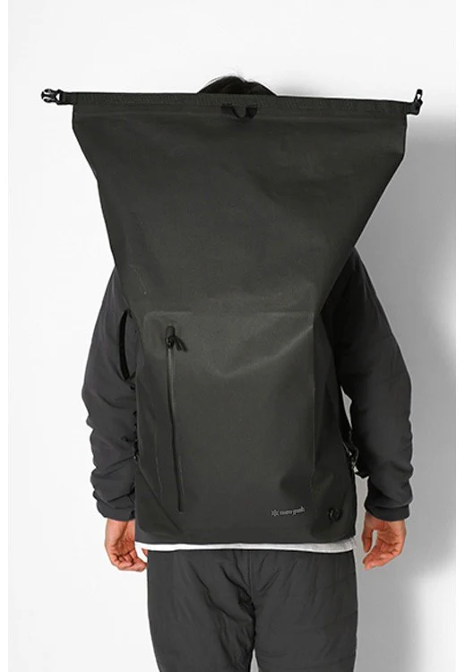 Snow Peak - 4Way Dry Bag L Black - Backpack - Image 2