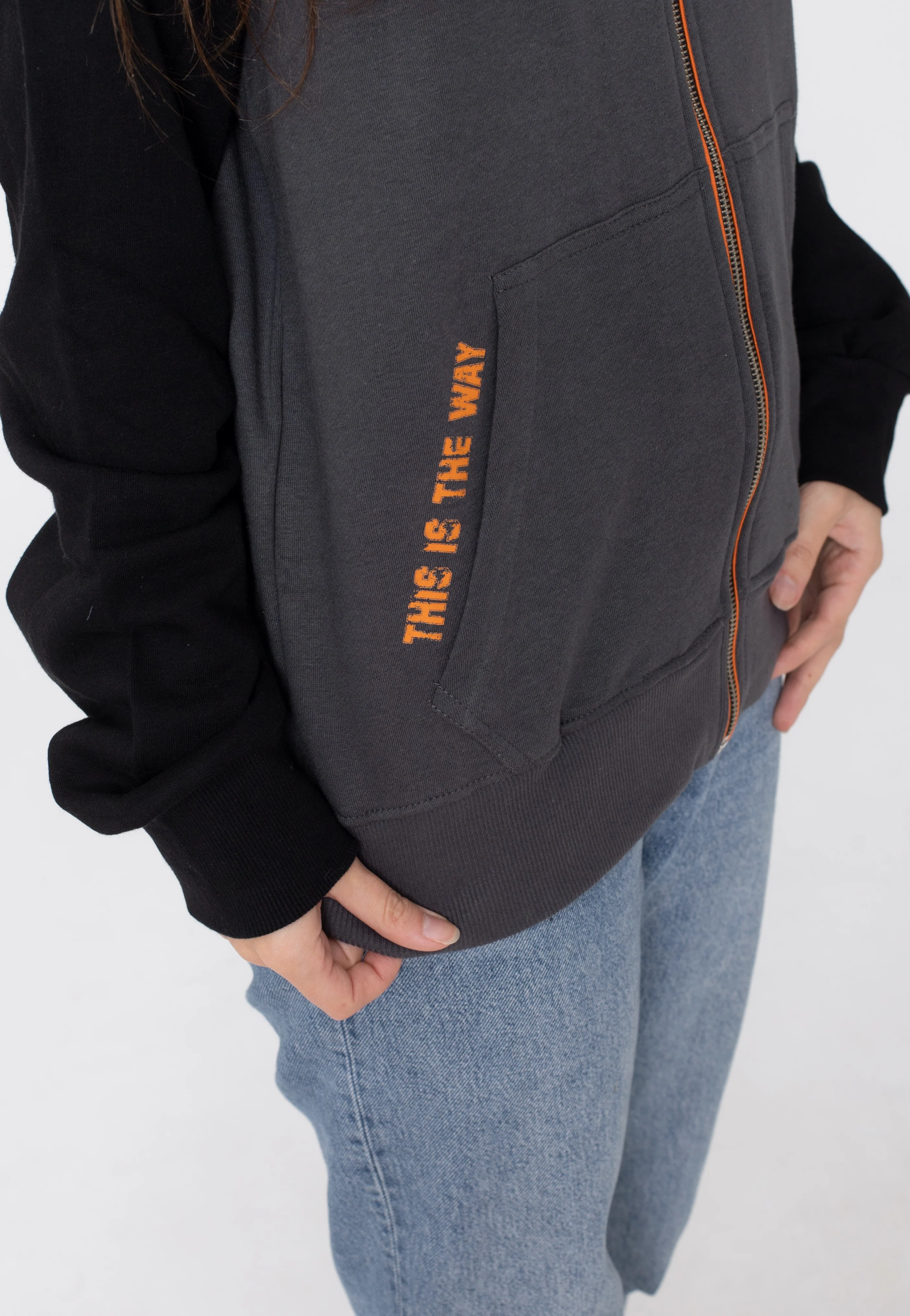 The Mandalorian - Helmet Graphic Grey - Zipper - Image 6