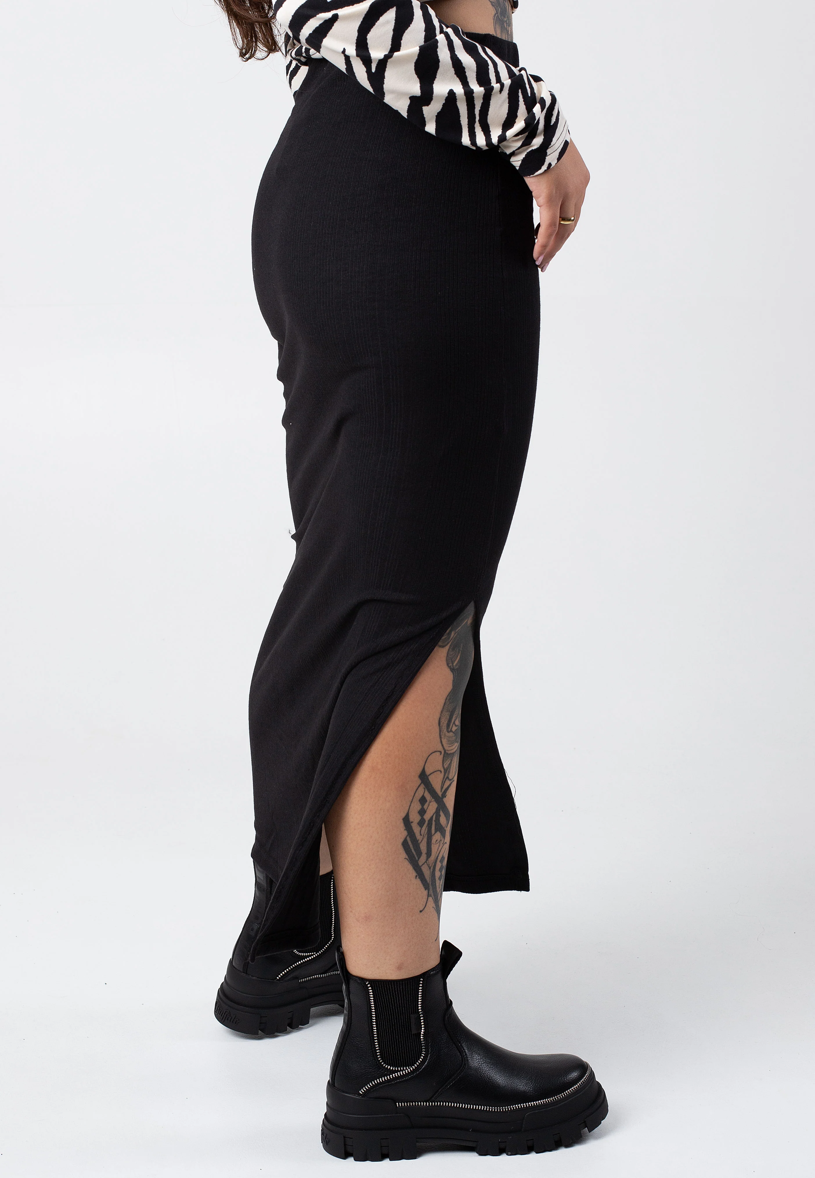 Urban Classics - Ladies Rib High Slit Black - Skirt - Image 2