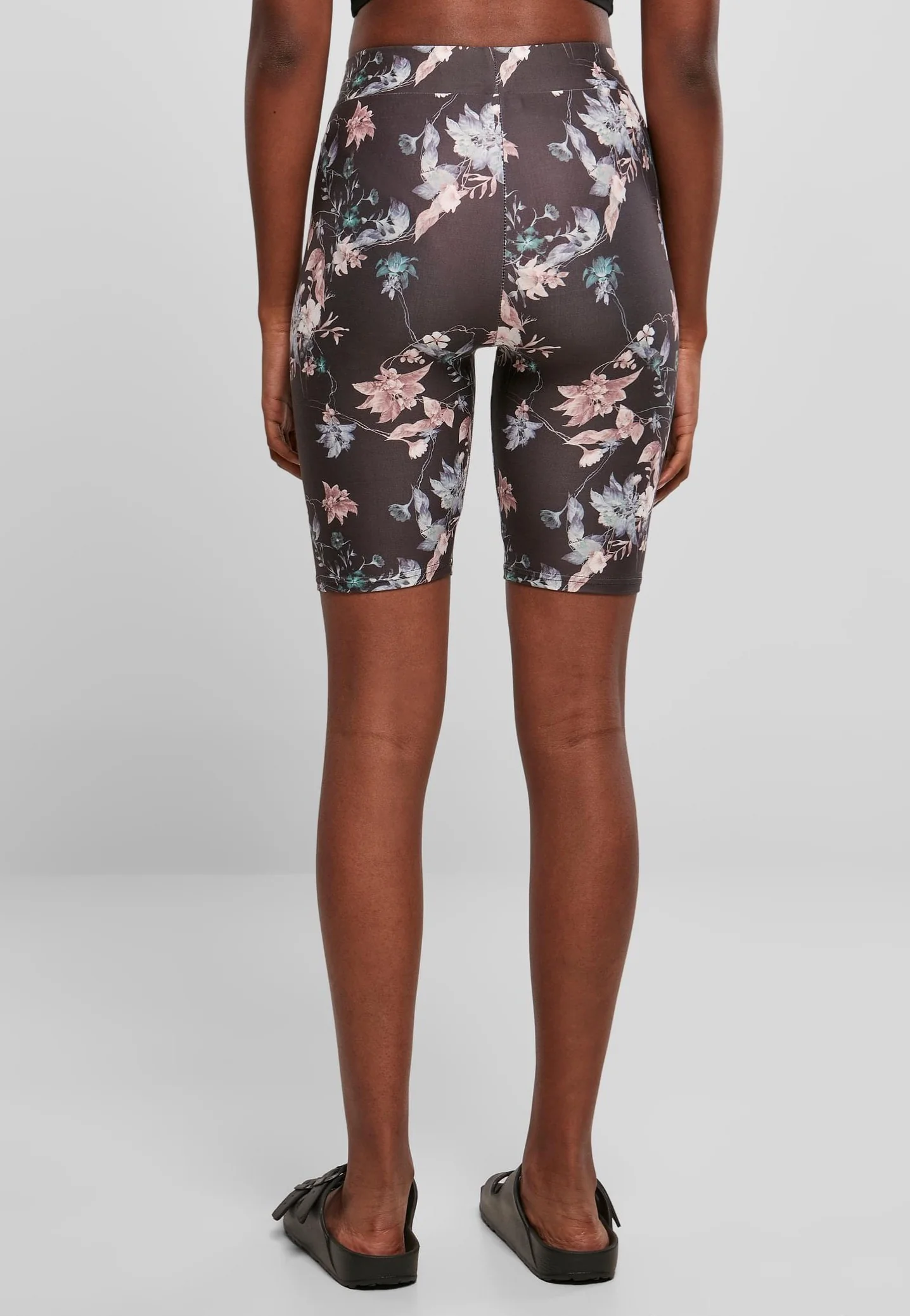 Urban Classics - Ladies Soft AOP Cycle Blacksoftflower - Shorts - Image 4