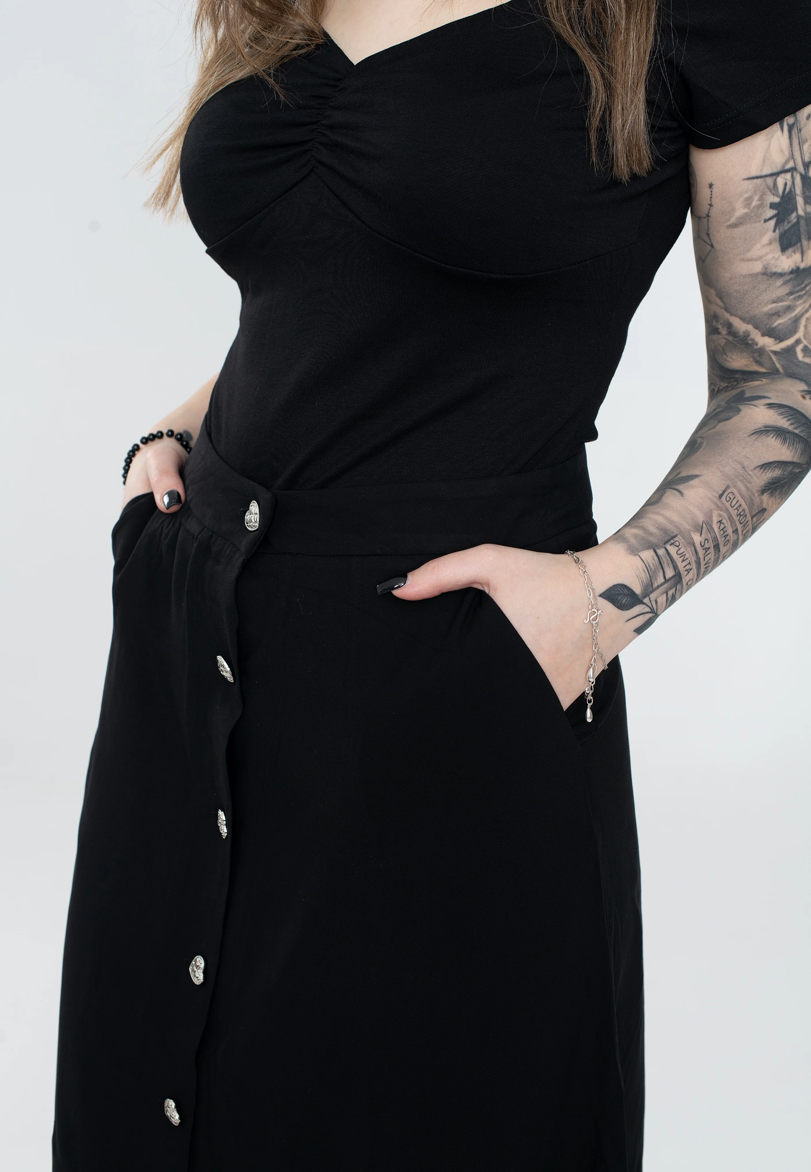 Voodoo Vixen - Heart Button Midi Black - Skirt - Image 3